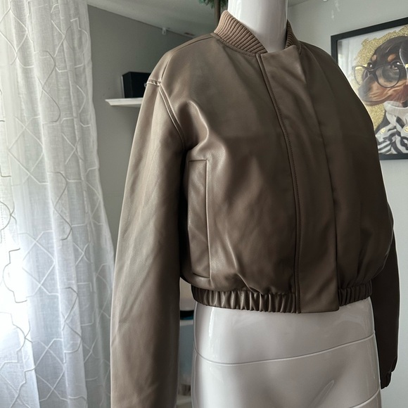 Abercrombie & Fitch Women's Taupe Bomber Jacket - Picture 4 of 8